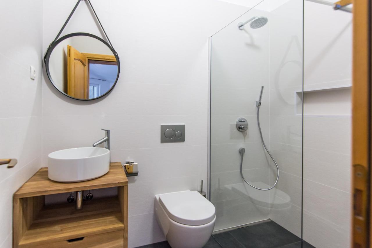 Apartments Basilea Биоград на Мору Екстериор снимка