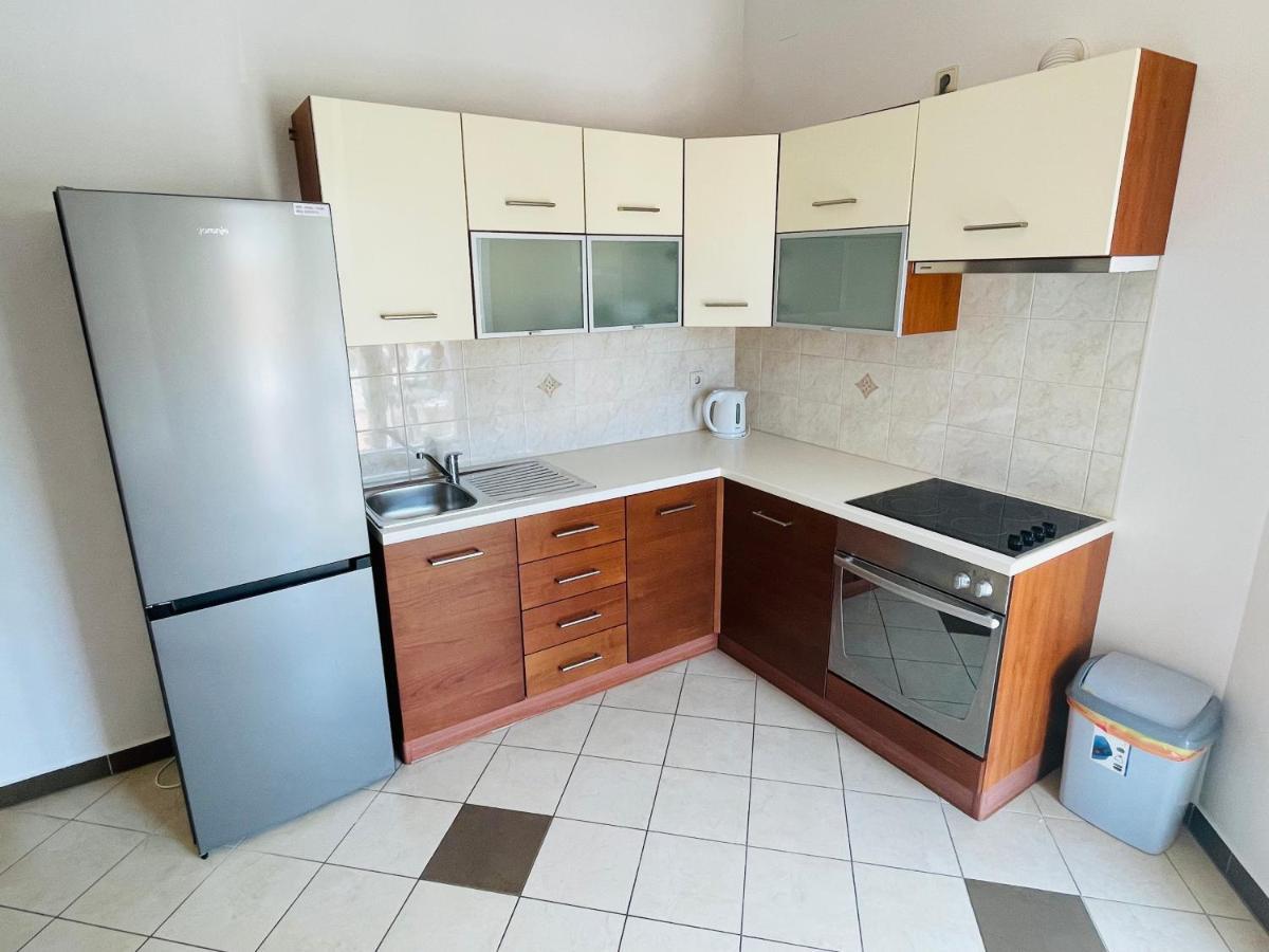 Apartments Basilea Биоград на Мору Екстериор снимка