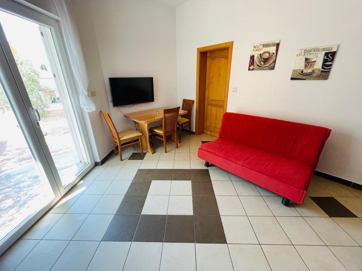 Apartments Basilea Биоград на Мору Екстериор снимка