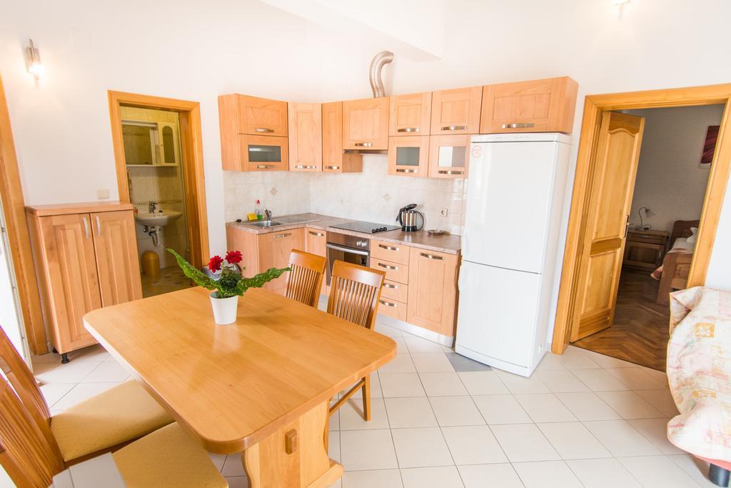 Apartments Basilea Биоград на Мору Стая снимка