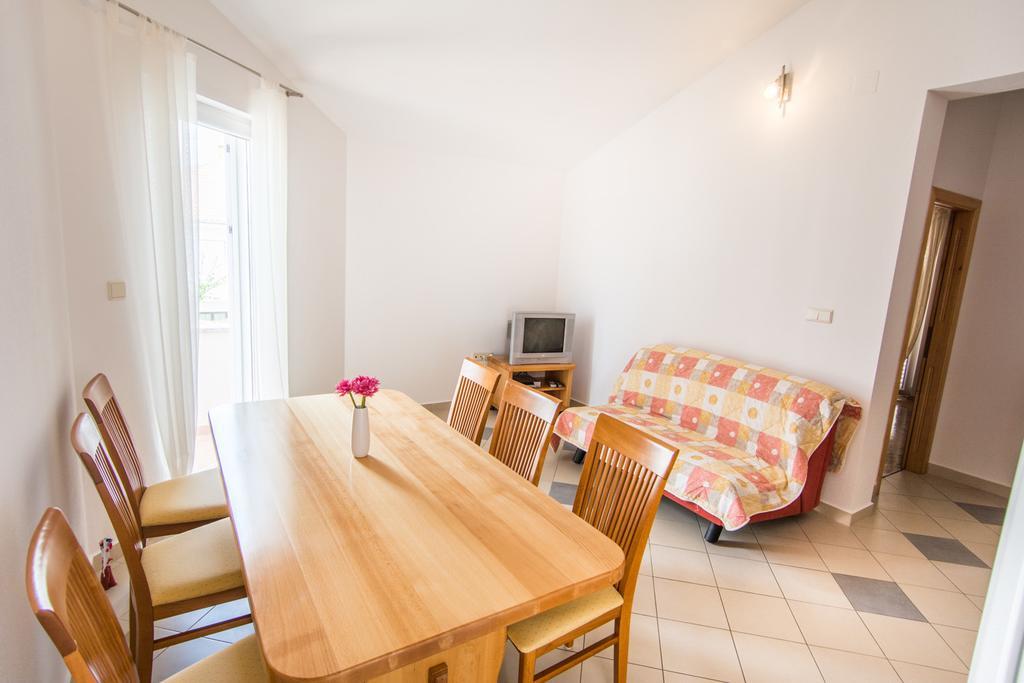 Apartments Basilea Биоград на Мору Стая снимка