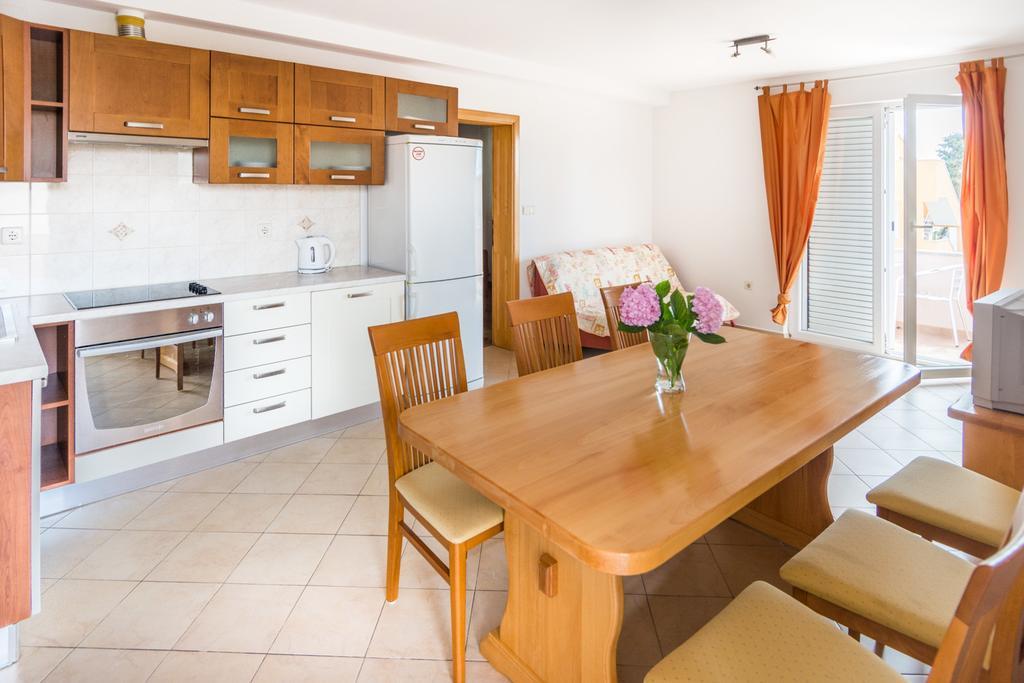 Apartments Basilea Биоград на Мору Стая снимка