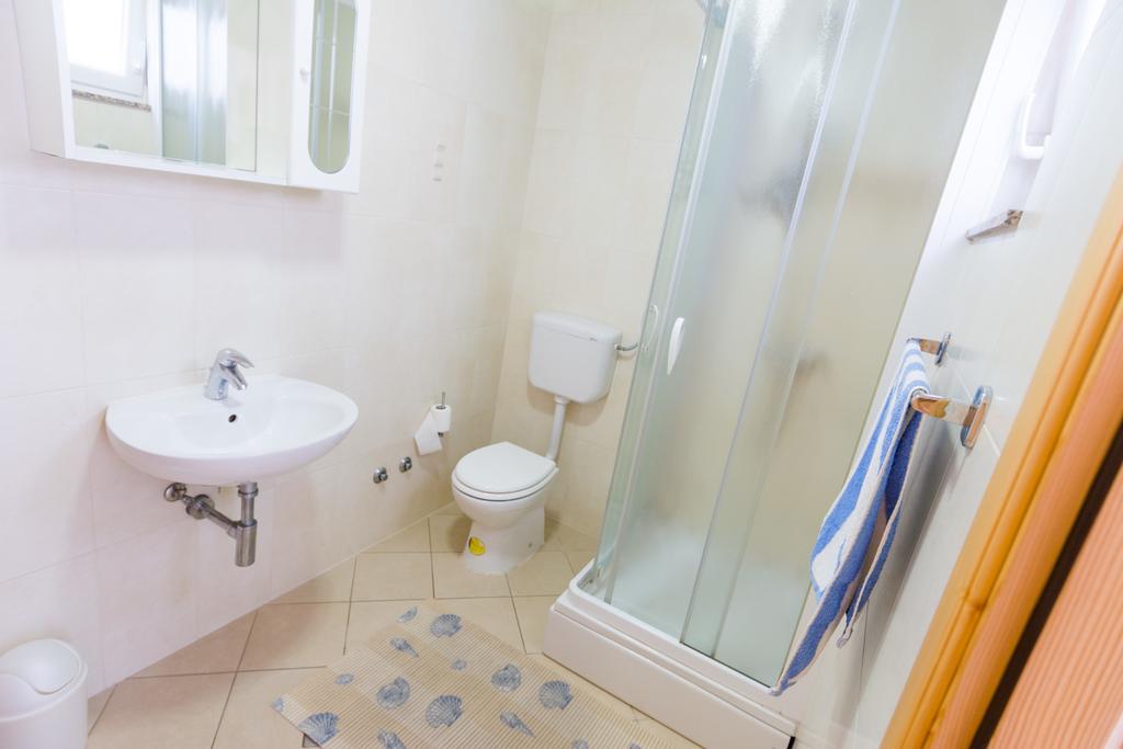 Apartments Basilea Биоград на Мору Стая снимка